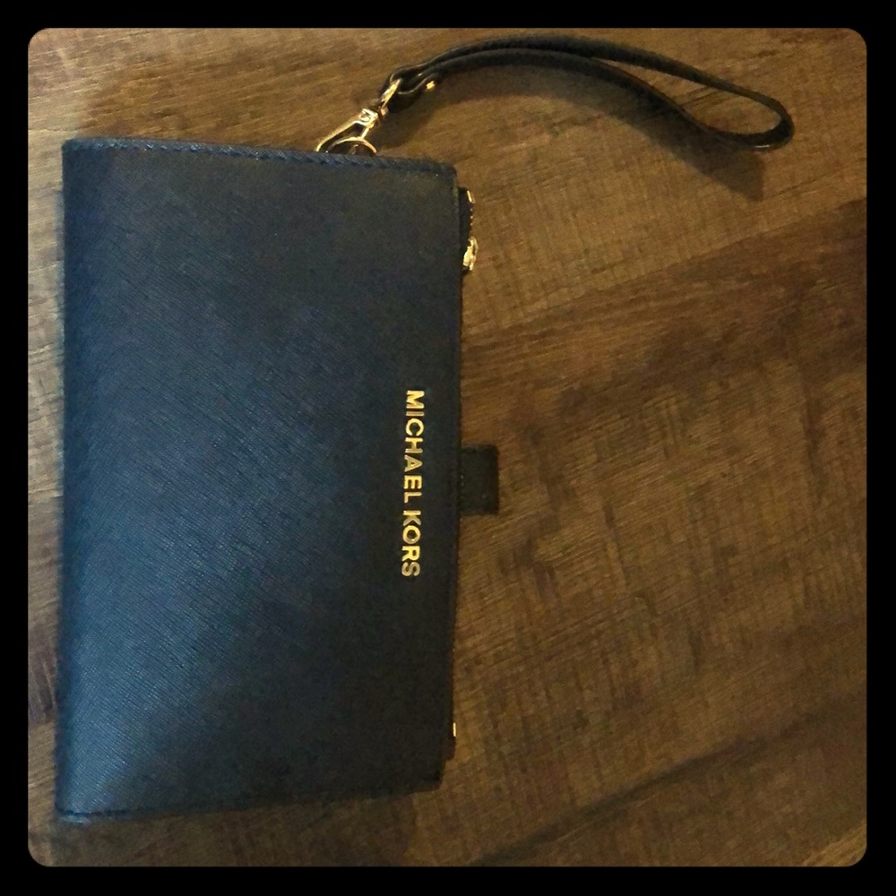 Michael Kors wristlet/wallet